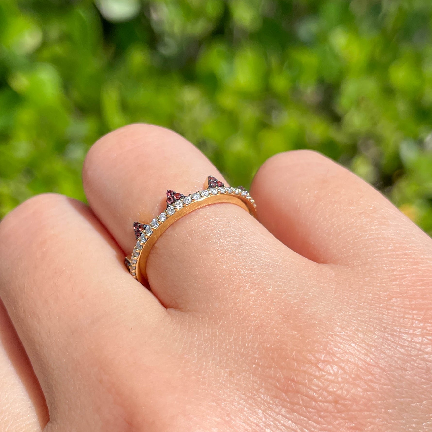 Khai Khai 18k Yellow Gold Orange Sapphire Diamond Jaws Band Ring