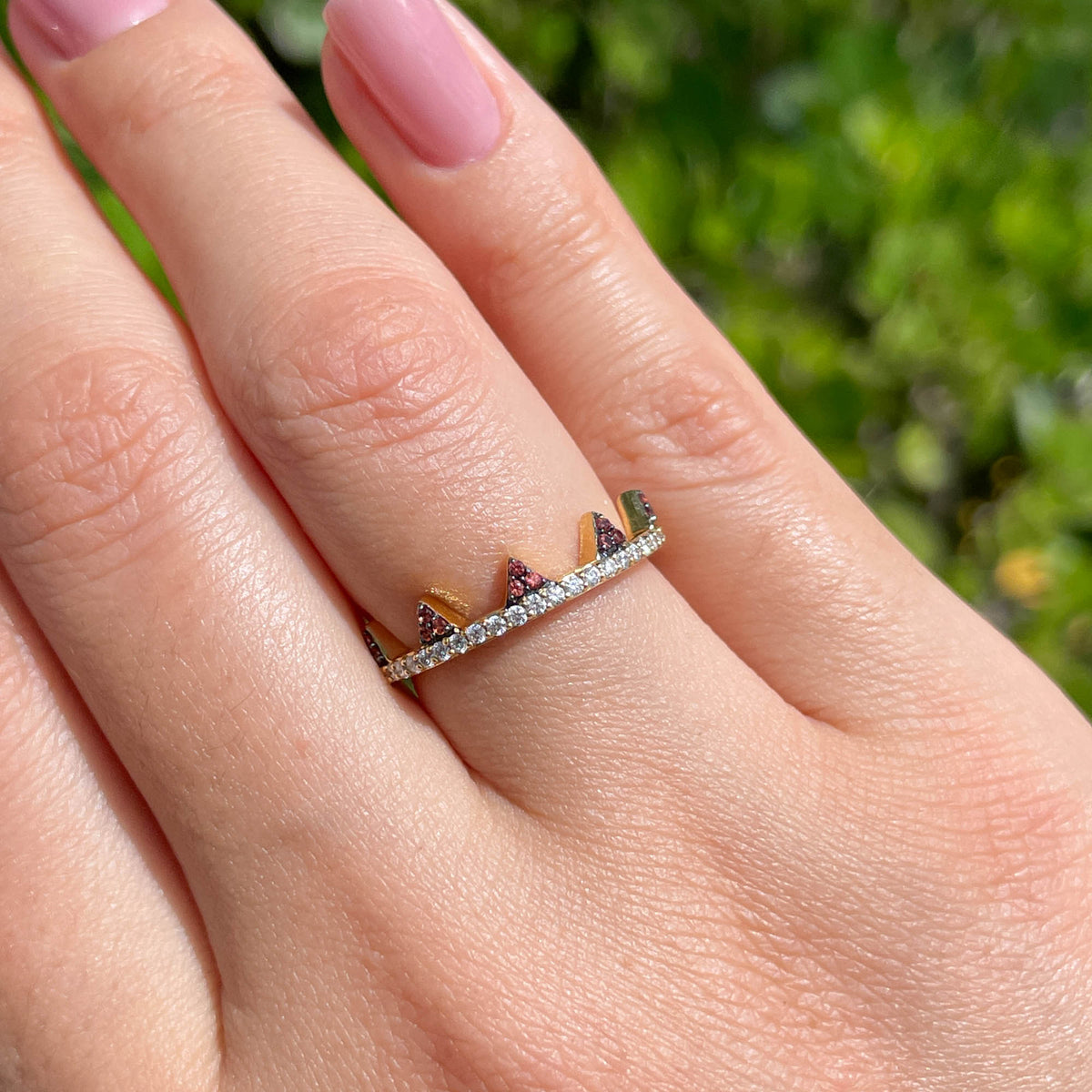 Khai Khai 18k Yellow Gold Orange Sapphire Diamond Jaws Band Ring