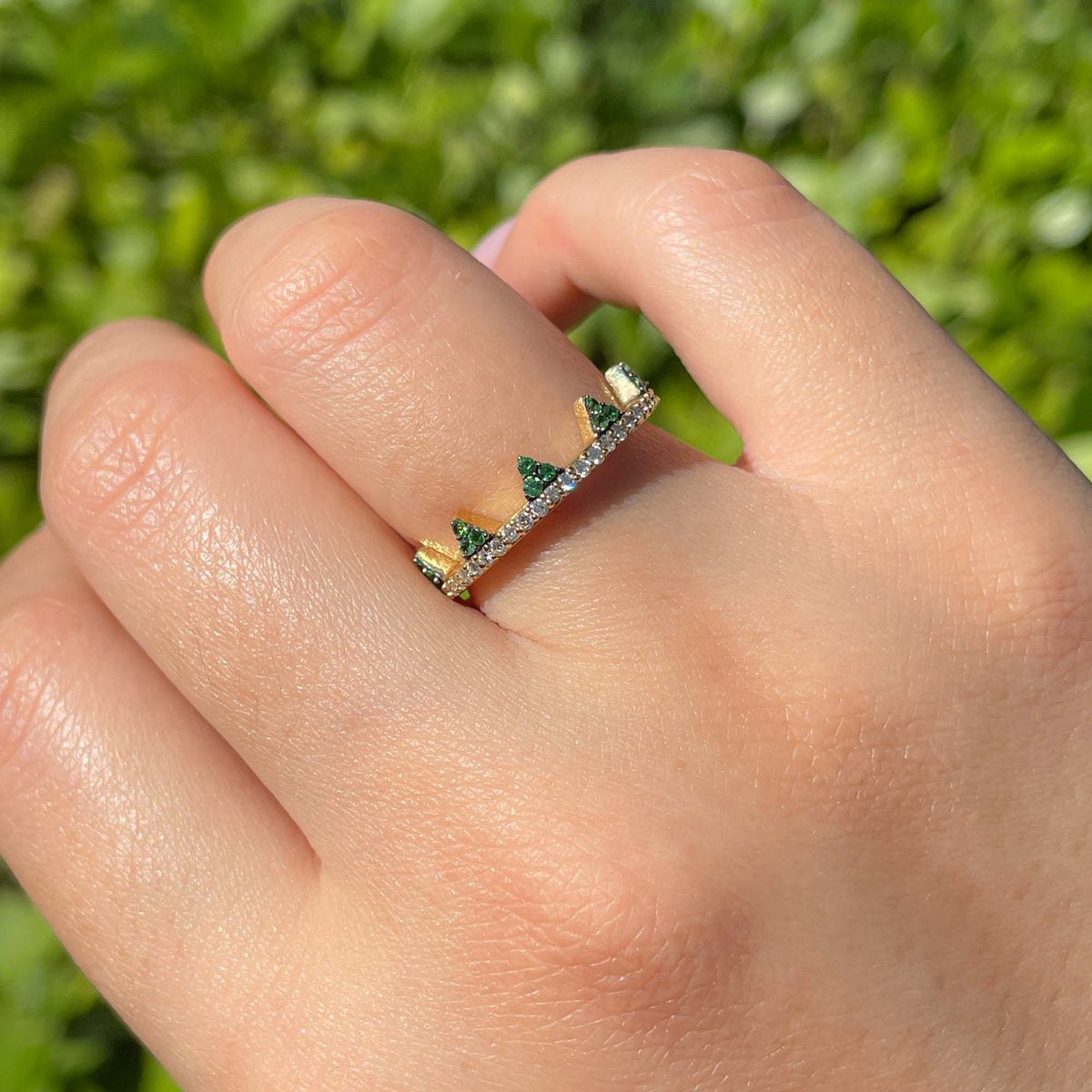 Khai Khai 18k Yellow Gold Tsavorite Diamond Jaws Band Ring