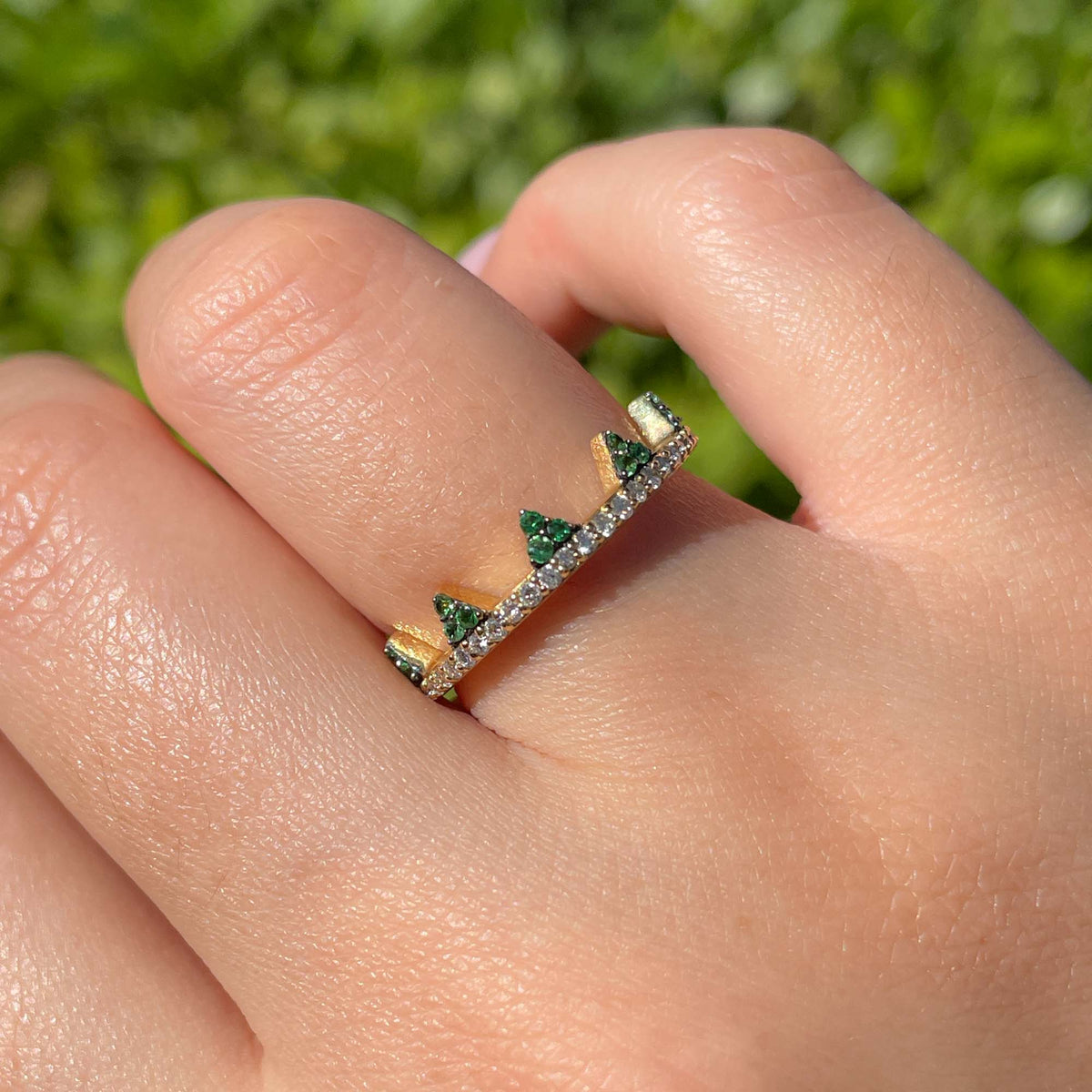 Khai Khai 18k Yellow Gold Tsavorite Diamond Jaws Band Ring