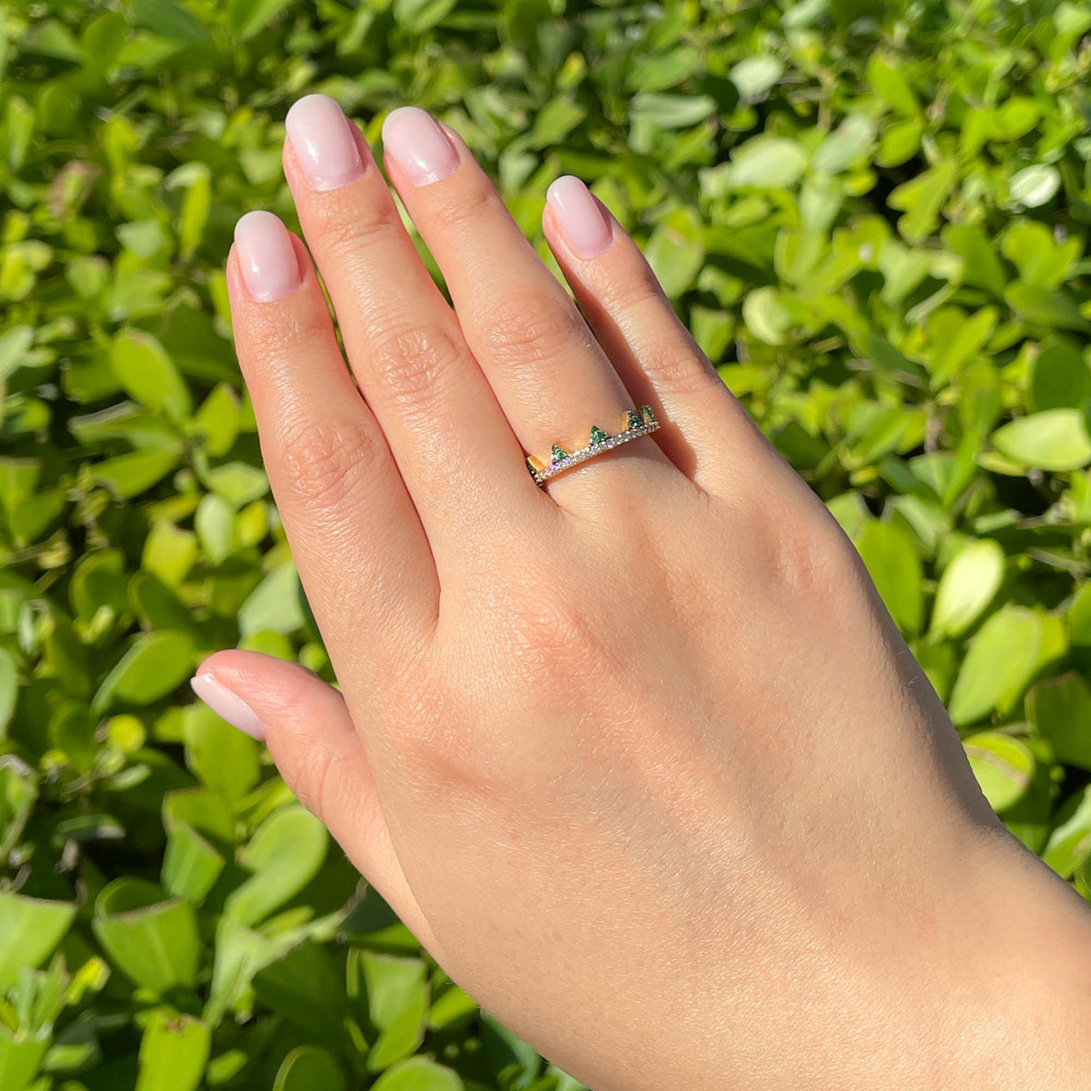 Khai Khai 18k Yellow Gold Tsavorite Diamond Jaws Band Ring