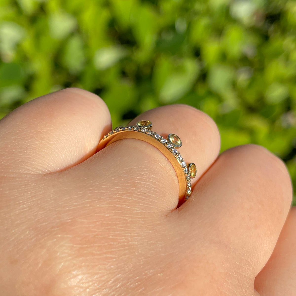 Khai Khai 18k Yellow Gold Yellow Sapphire Diamond Crown Ring