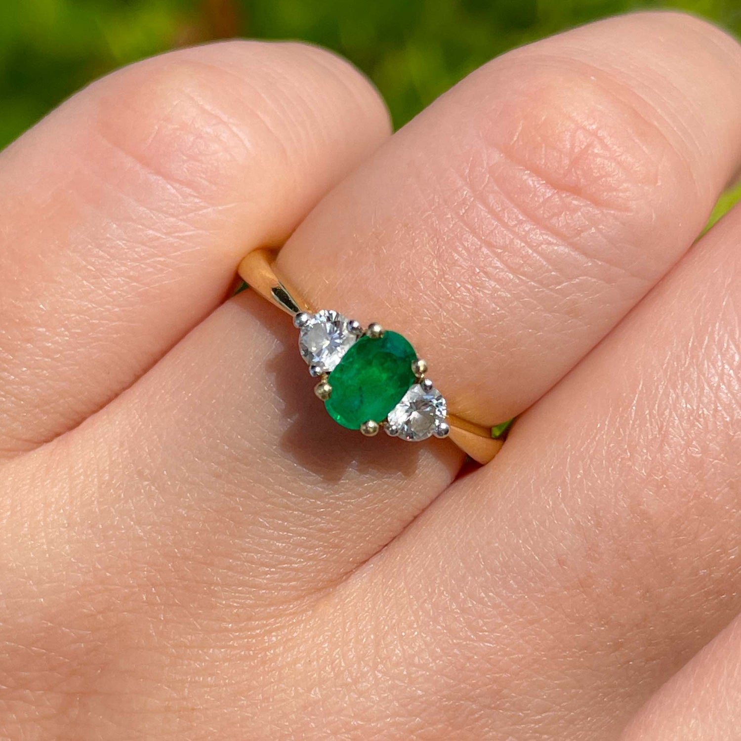 Jay Feder 18k Yellow Gold Green Emerald Diamond Three Stone Ring