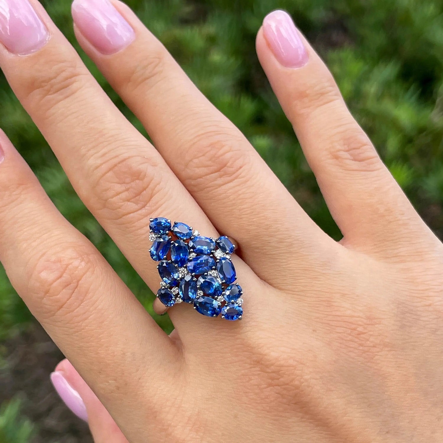 18K White Gold Blue Sapphire Diamond Cluster Ring