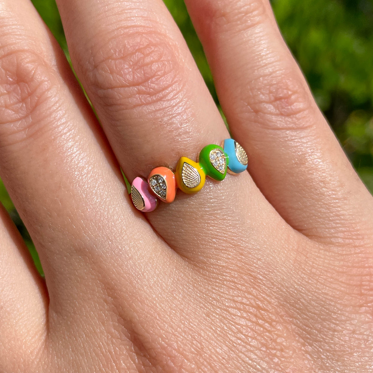 JAY FEDER 14K YELLOW GOLD DIAMOND MULTI COLORED ENAMEL BAND RING