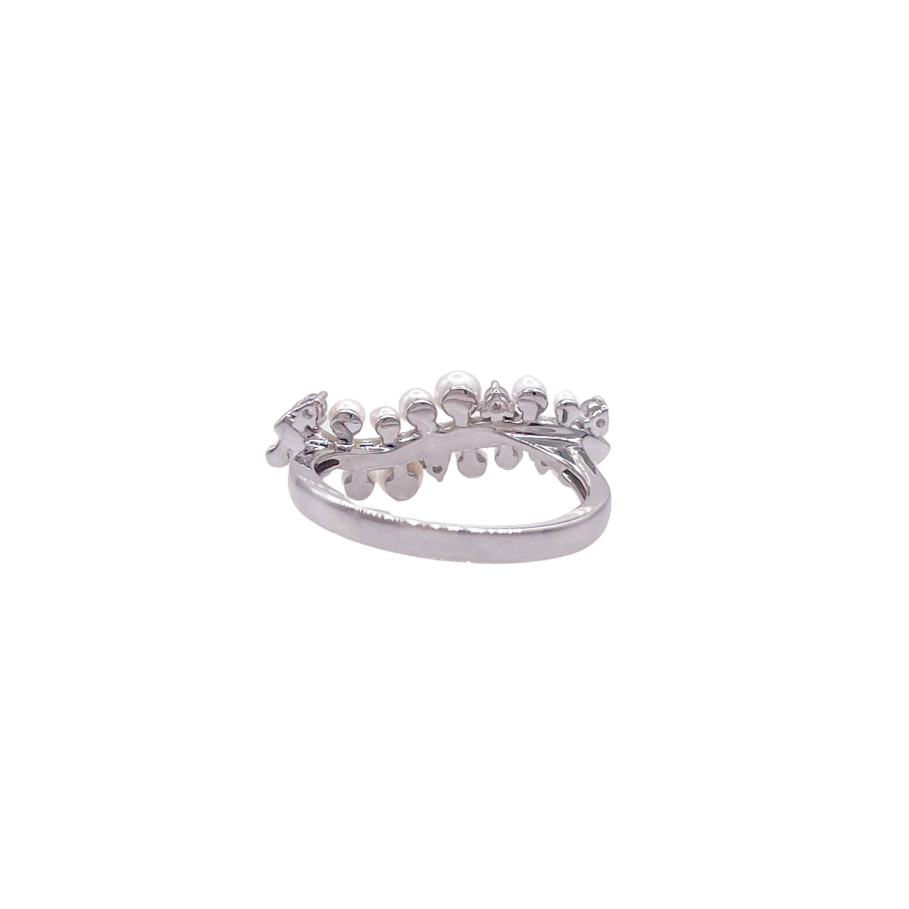 Jay Feder 14k White Gold Pearl and Diamond Fancy Wave Ring