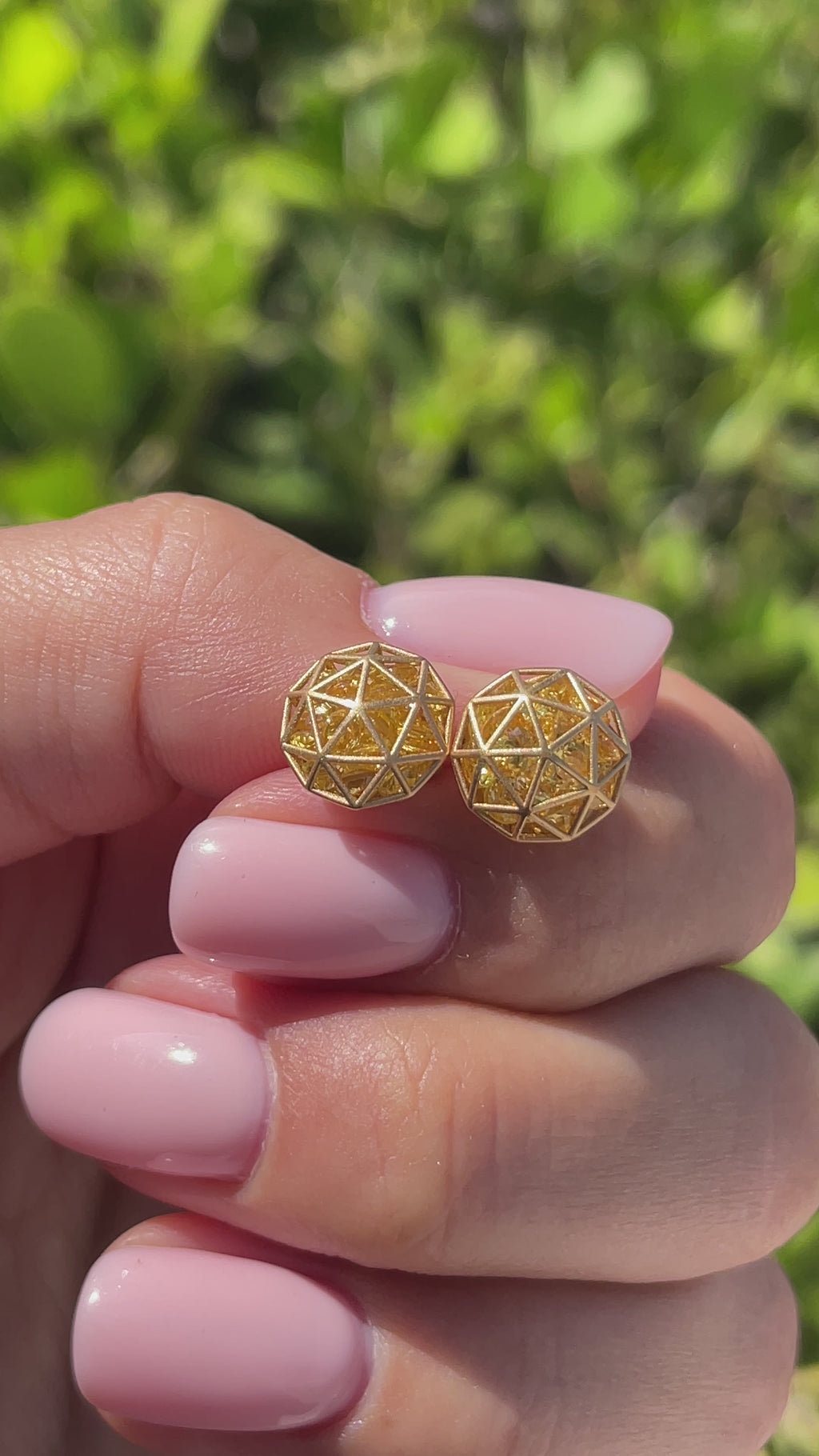 Roule & Co. 18K Yellow Gold Yellow Sapphire Decagon Shaker Stud Earring