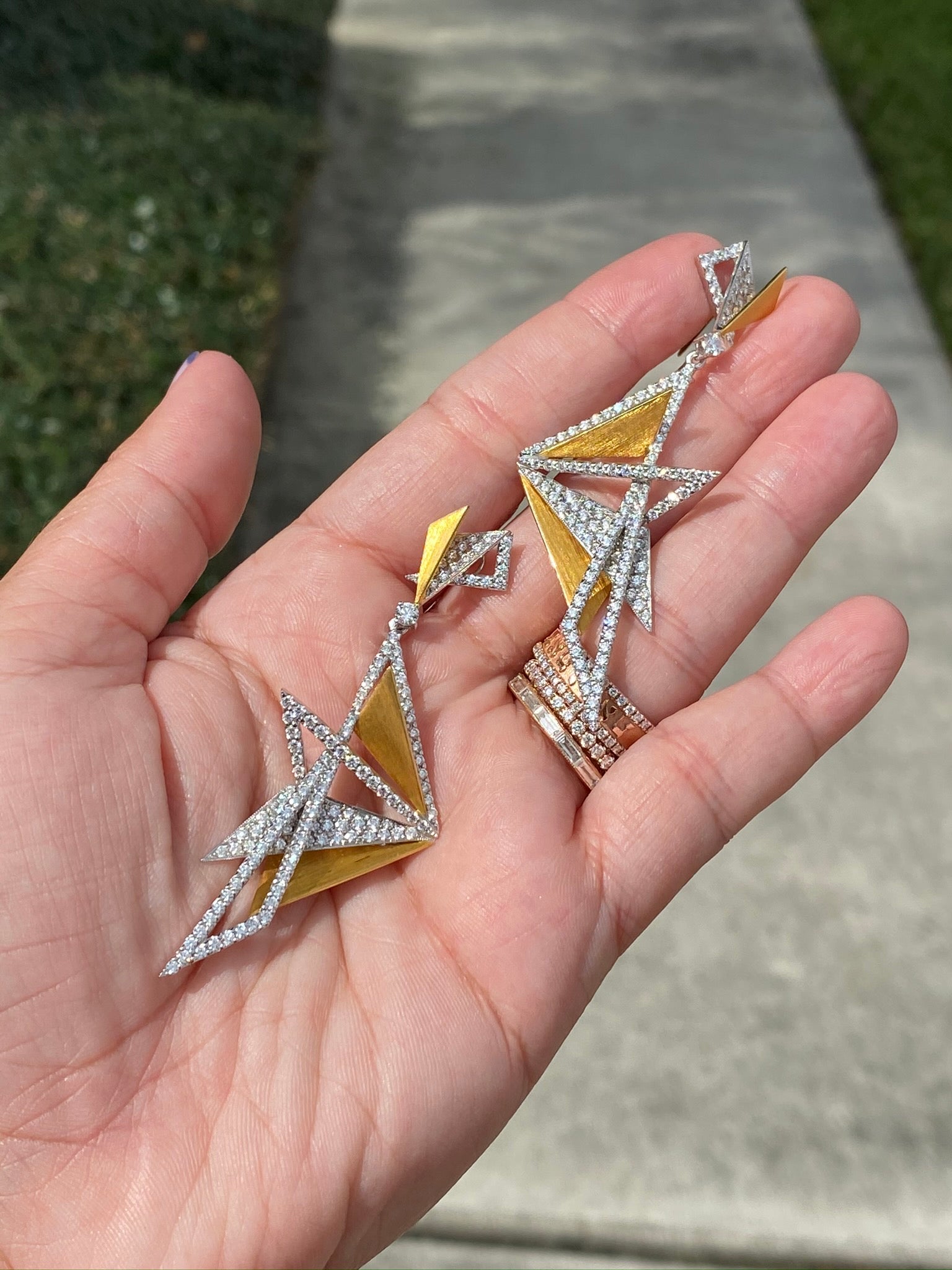 Kavant & Sharart 18K yellow gold Origami Aura earrings