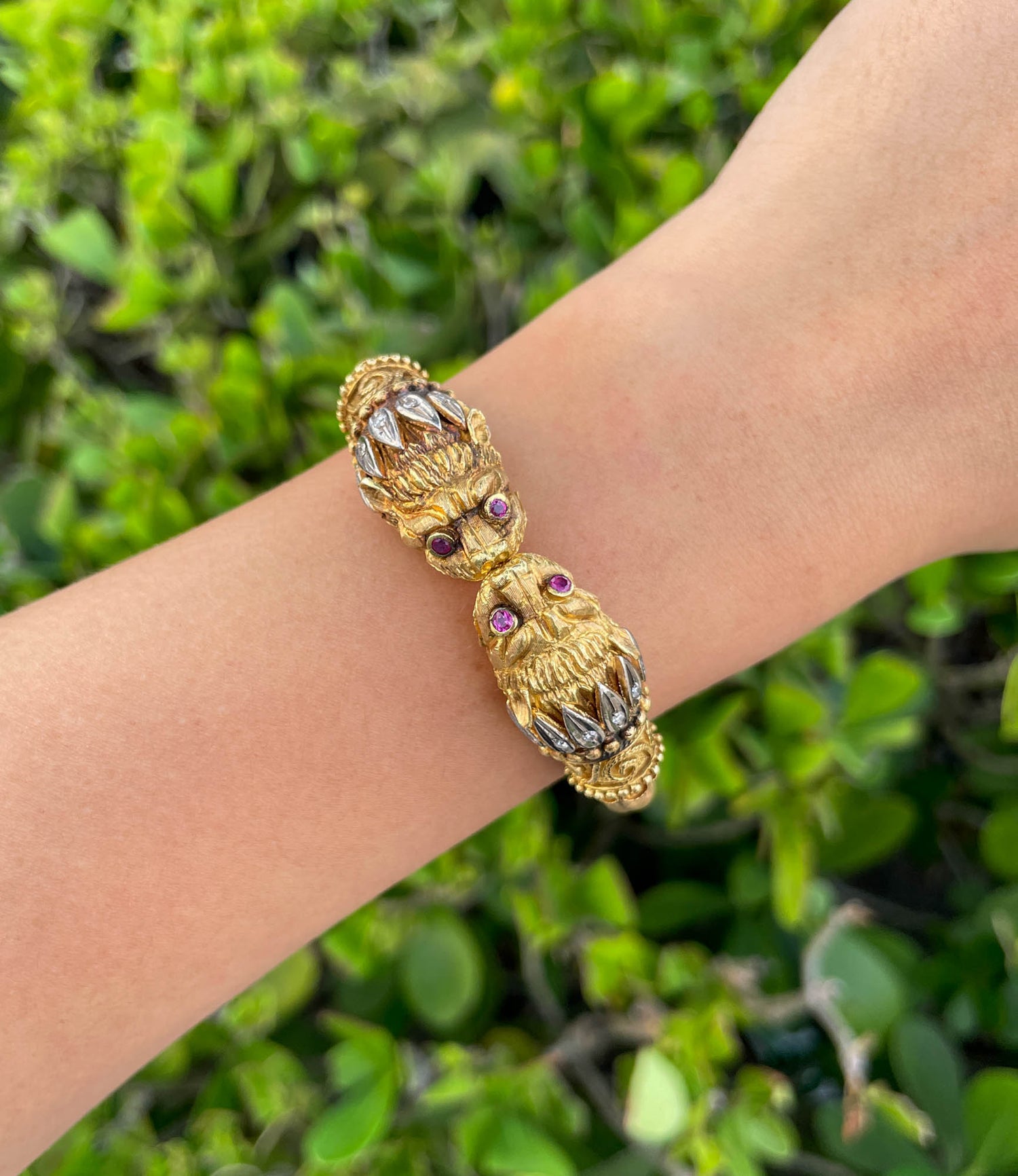Jay Feder 18K Yellow Gold Sapphire Eyed Lion Bracelet
