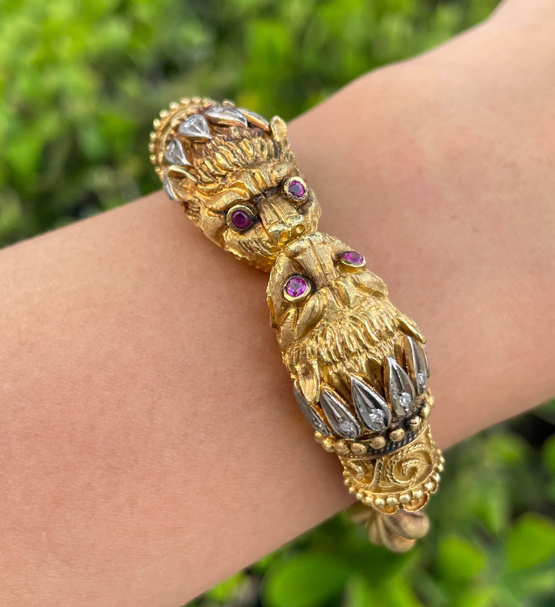 Jay Feder 18K Yellow Gold Sapphire Eyed Lion Bracelet