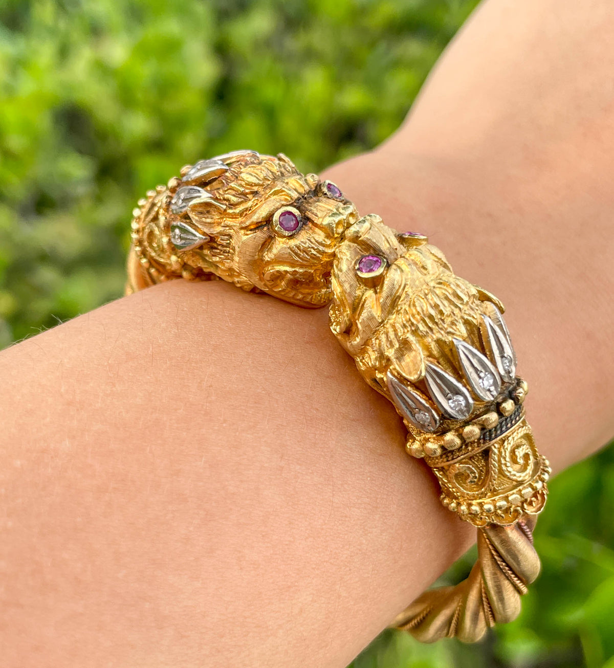 Jay Feder 18K Yellow Gold Sapphire Eyed Lion Bracelet
