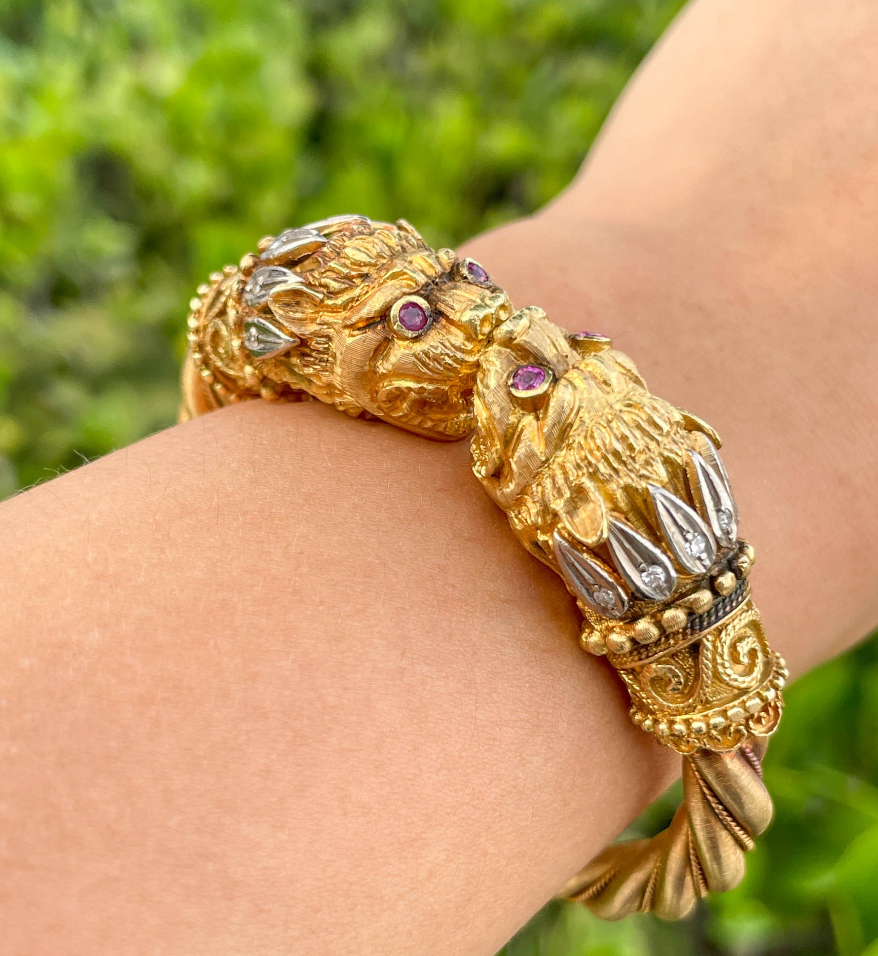 Jay Feder 18K Yellow Gold Sapphire Eyed Lion Bracelet