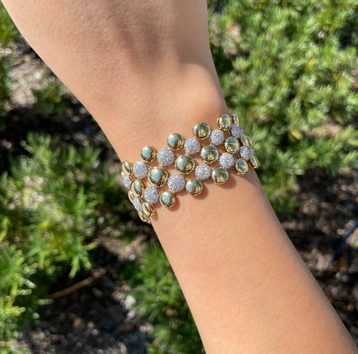 SUTRA 18K TWO TONE GOLD DIAMOND BUBBLE BRACELET