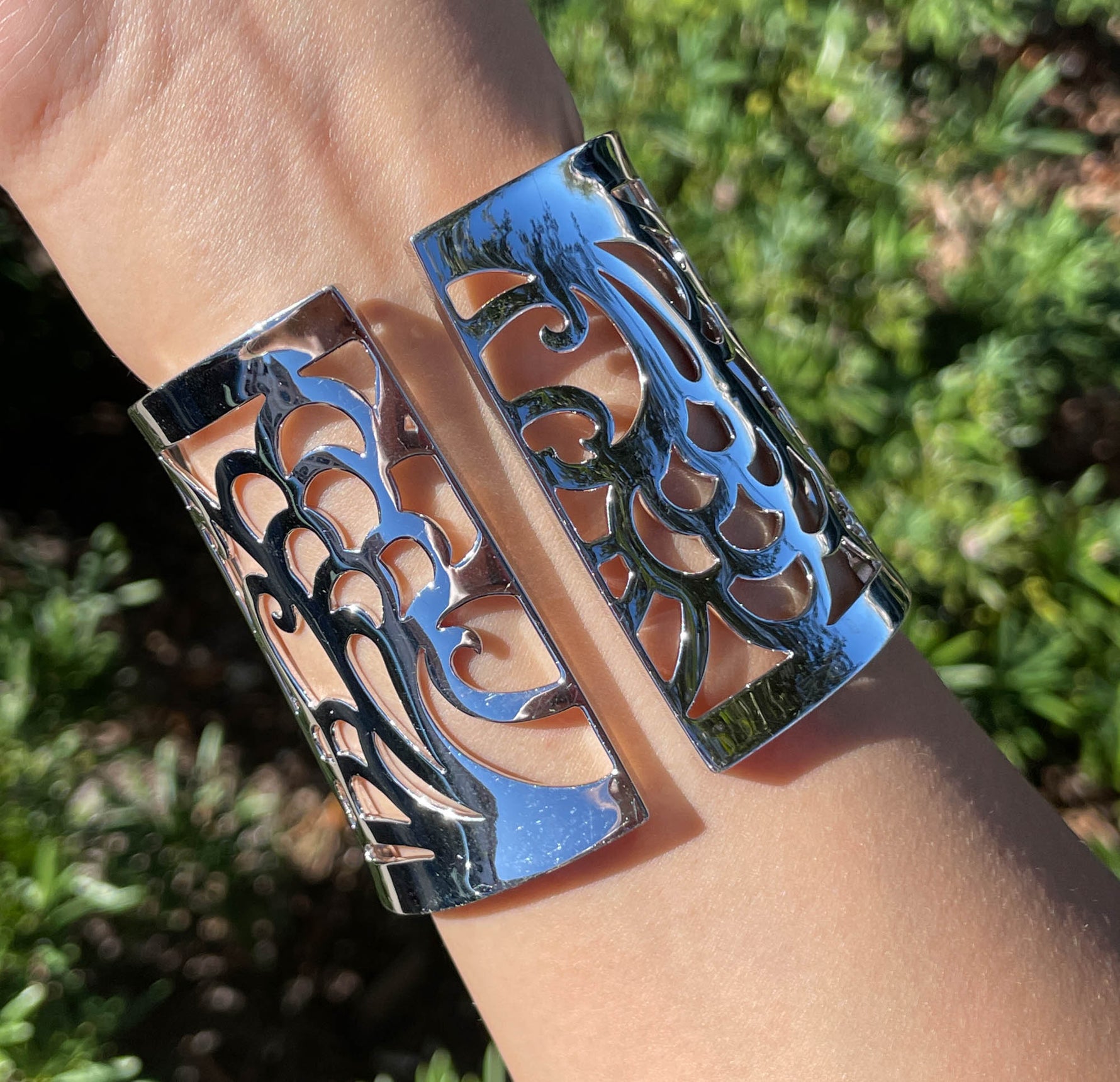 JAY FEDER 18K WHITE GOLD DIAMOND TAPERED CUFF BRACELET