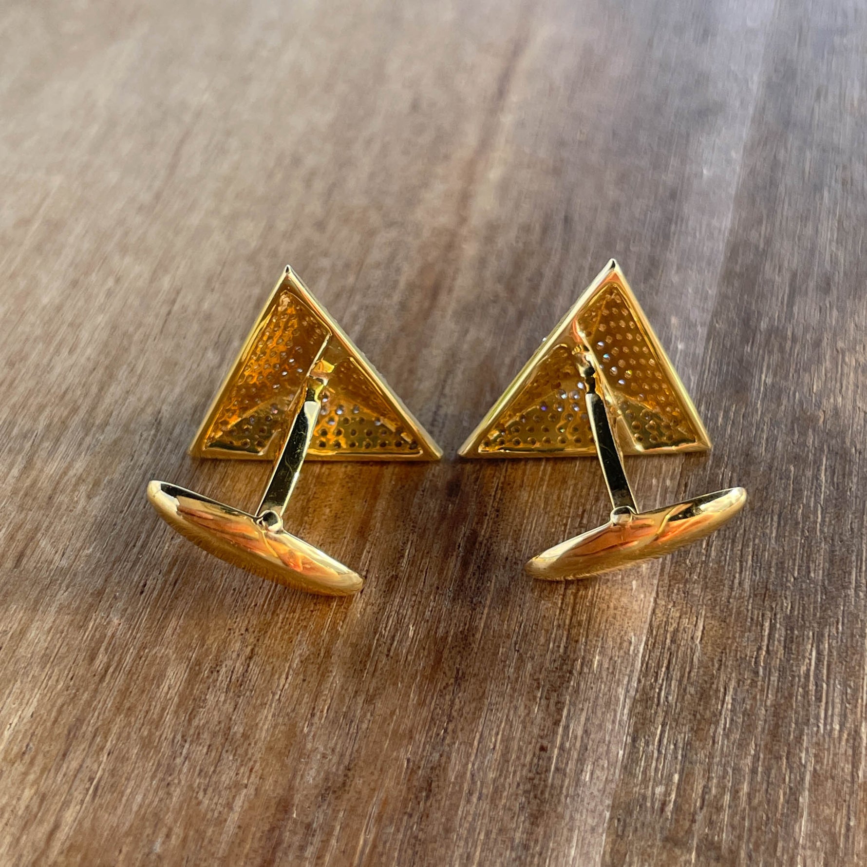 JAY FEDER 14K YELLOW GOLD DIAMOND TRIANGLE CUFFLINKS