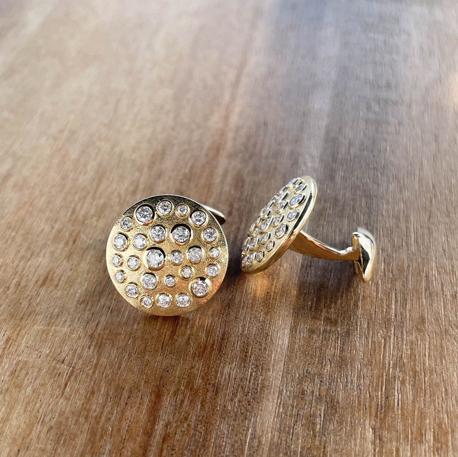 JAY FEDER 14K YELLOW GOLD DIAMOND BEZEL SET CUFFLINKS