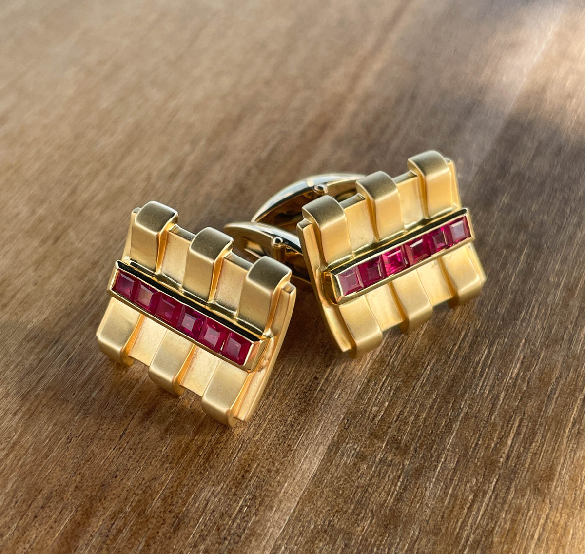 JAY FEDER 14K YELLOW GOLD RUBY RECTANGLE CUFFLINKS