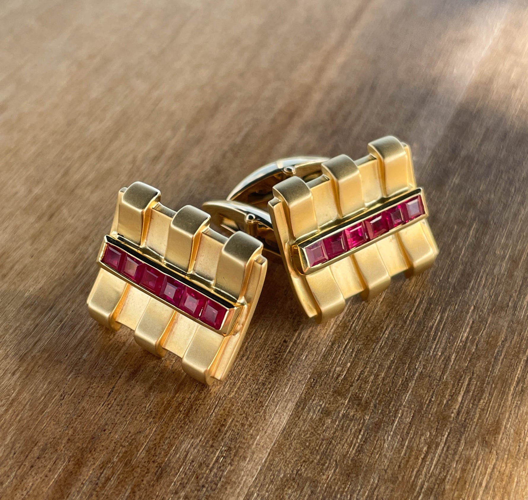 JAY FEDER 14K YELLOW GOLD RUBY RECTANGLE CUFFLINKS