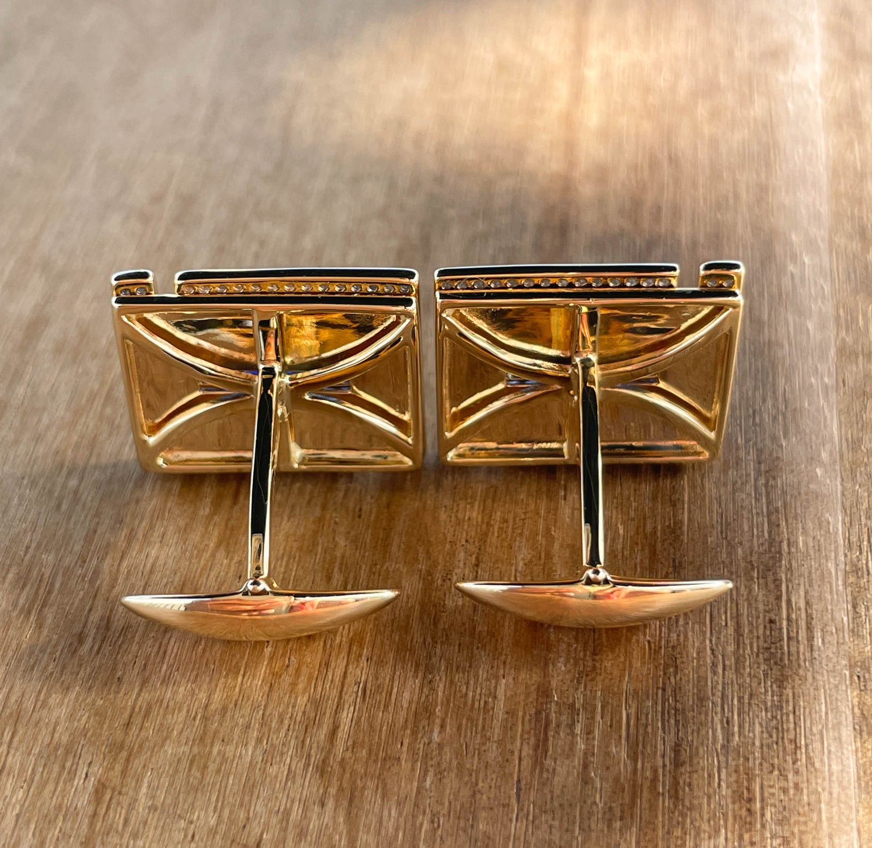 JAY FEDER 14K YELLOW GOLD SAPPHIRE AND DIAMOND CUFFLINKS