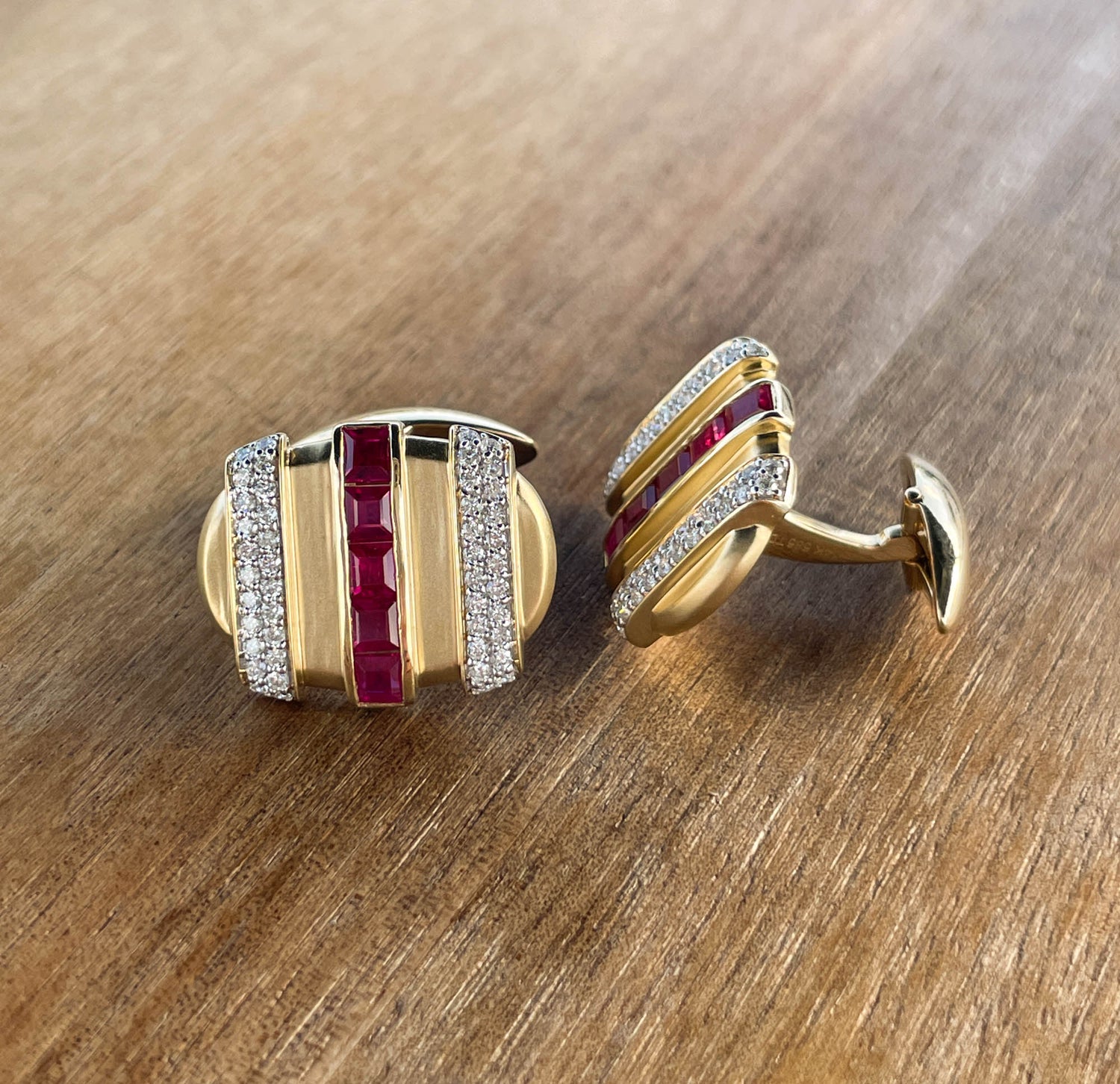 JAY FEDER 14K YELLOW GOLD RUBY AND DIAMOND OVAL CUFFLINKS