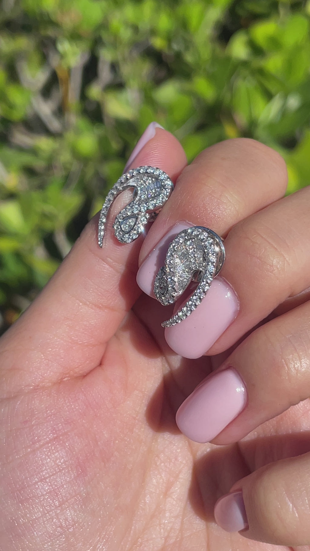 Kavant & Sharart 18K White Gold Diamond Talay Wave Earrings