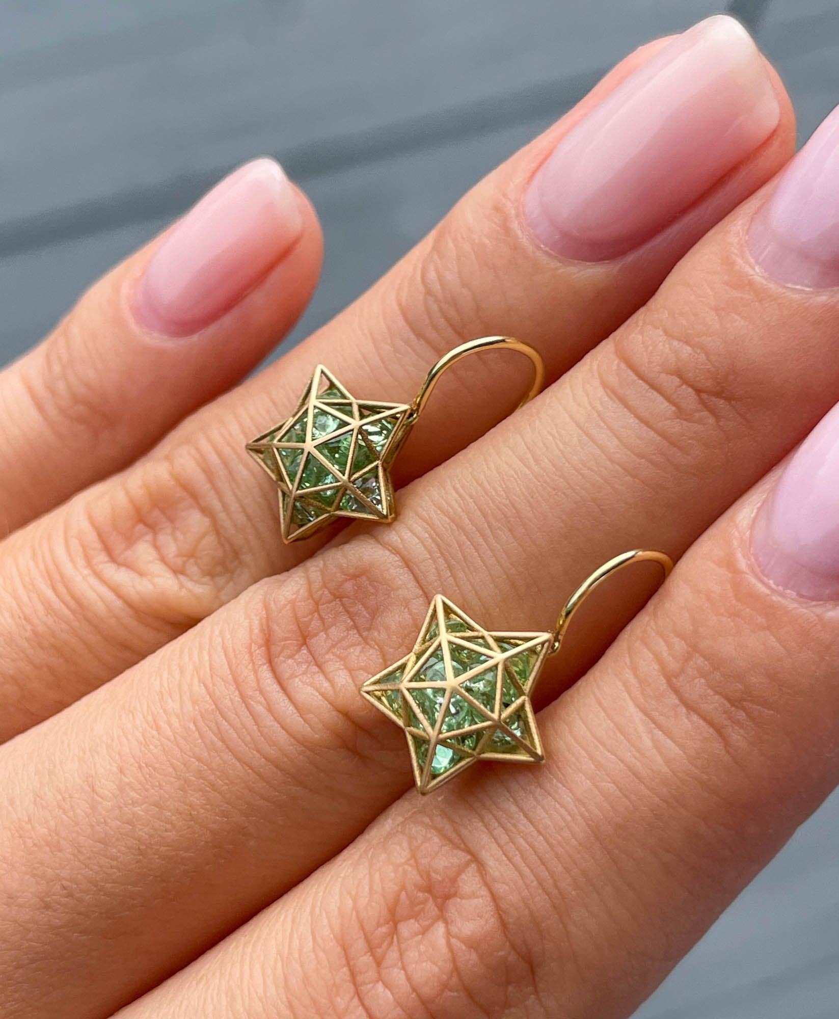 Roule & Co. 18K Yellow Gold Mint Tsavorite Roulette Star Earring