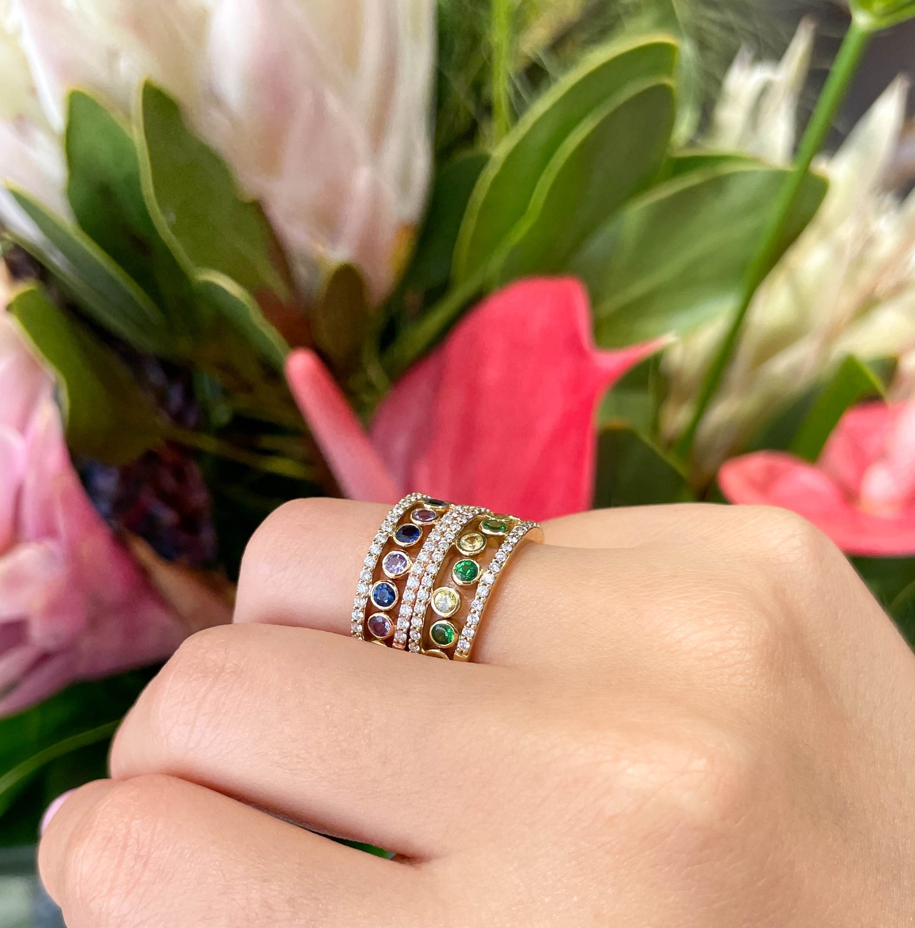 Khai Khai 18k Yellow Gold Pink Sapphire Diamond Crown Band Ring