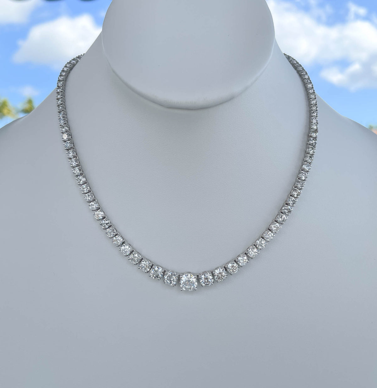 JAY FEDER 18K WHITE GOLD DIAMOND GRADUATED NECKLACE