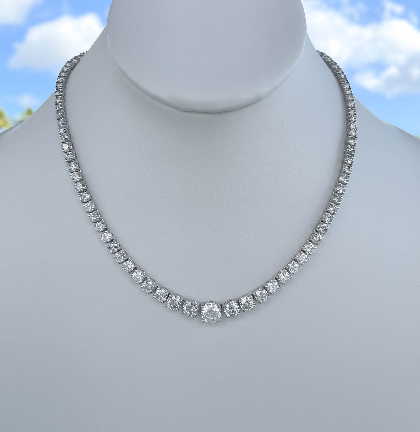 JAY FEDER 18K WHITE GOLD DIAMOND GRADUATED NECKLACE