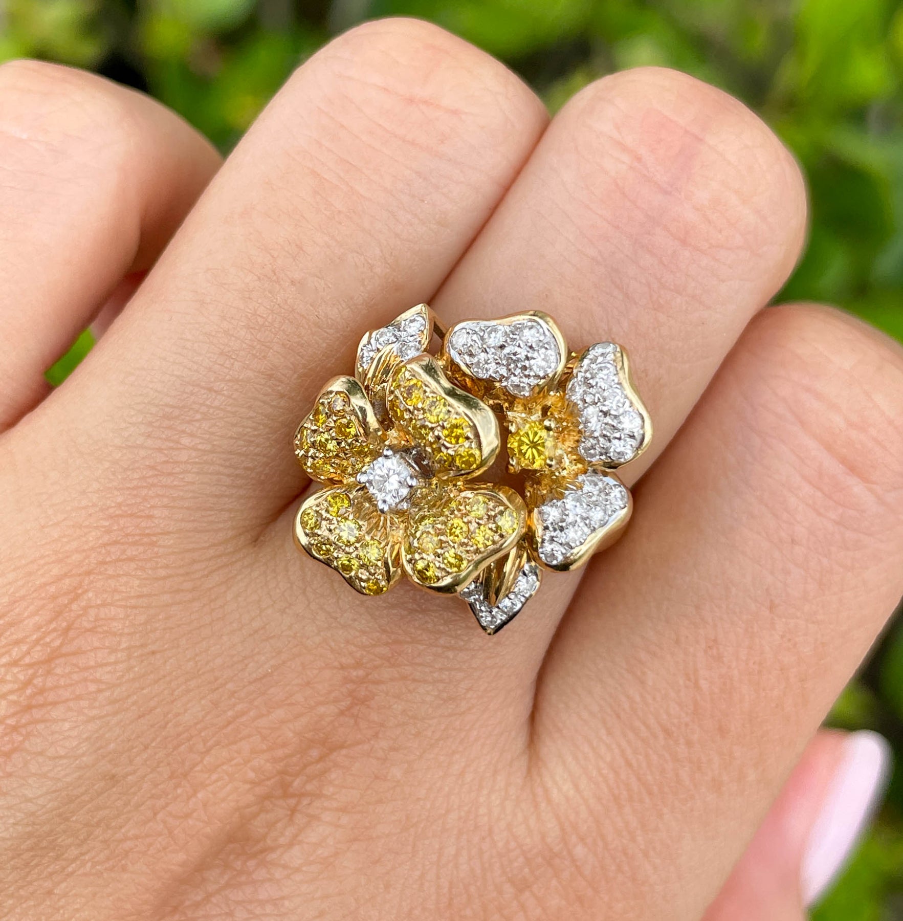 Gold flower ring with diamond Clearance