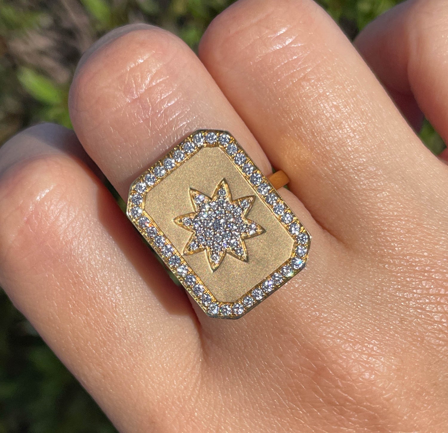 DOVES CELESTIA 18K YELLOW GOLD DIAMOND RING