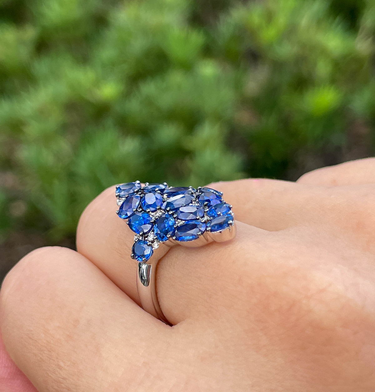 Sutra 18K White Gold Mosaic Collection sapphire ring