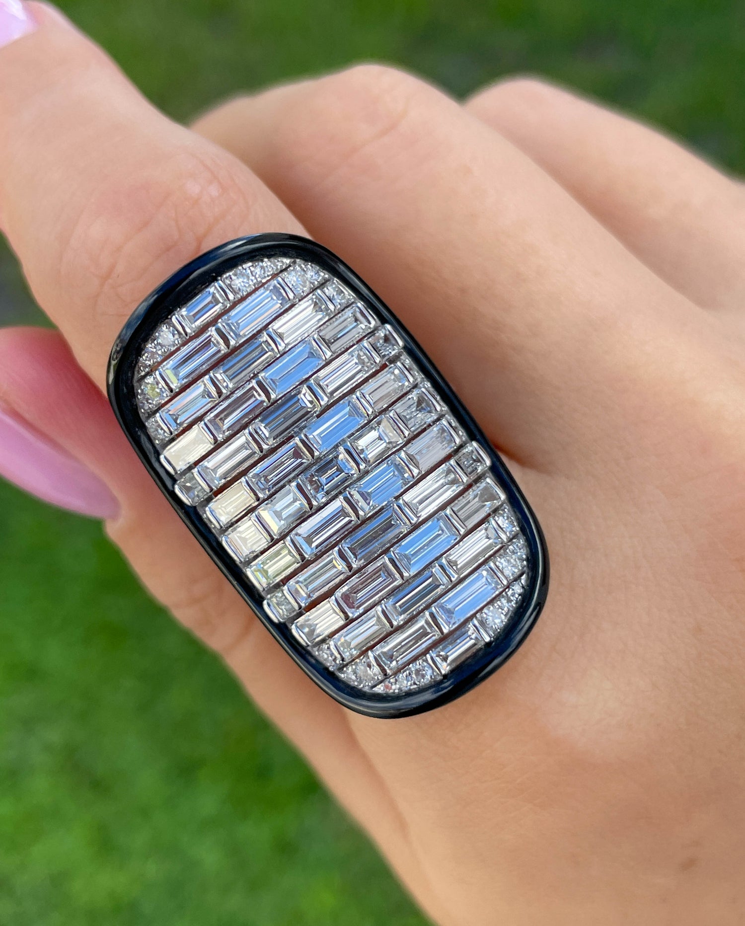 Sutra 18K White Gold Diamond Black Ceramic Ring